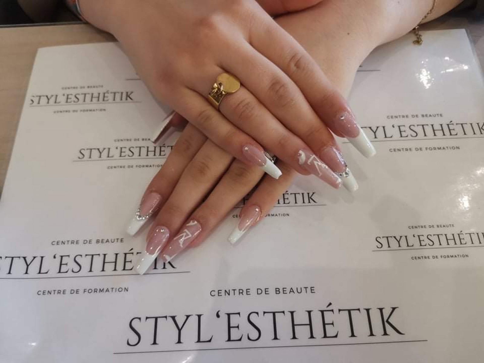 Appliquer les techniques de prothèsie ongulaire