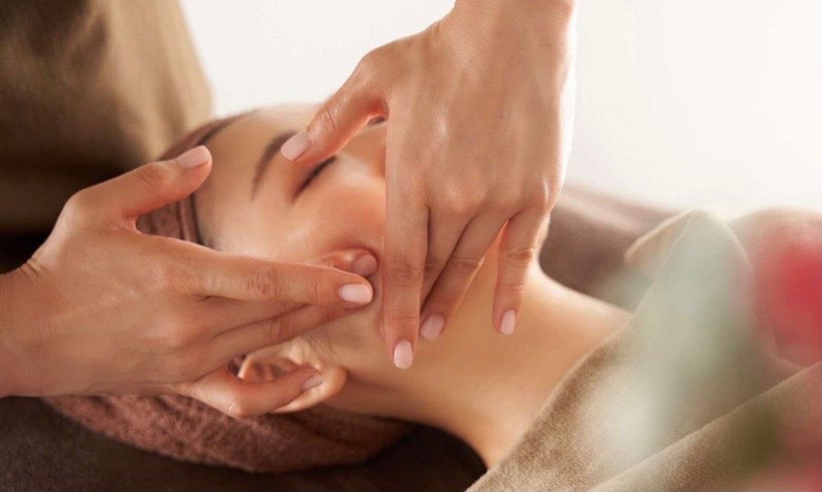 Formation massage bien-être liftant japonais kobizen