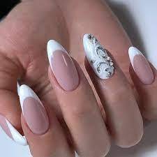 Formation initiation ongle en résine